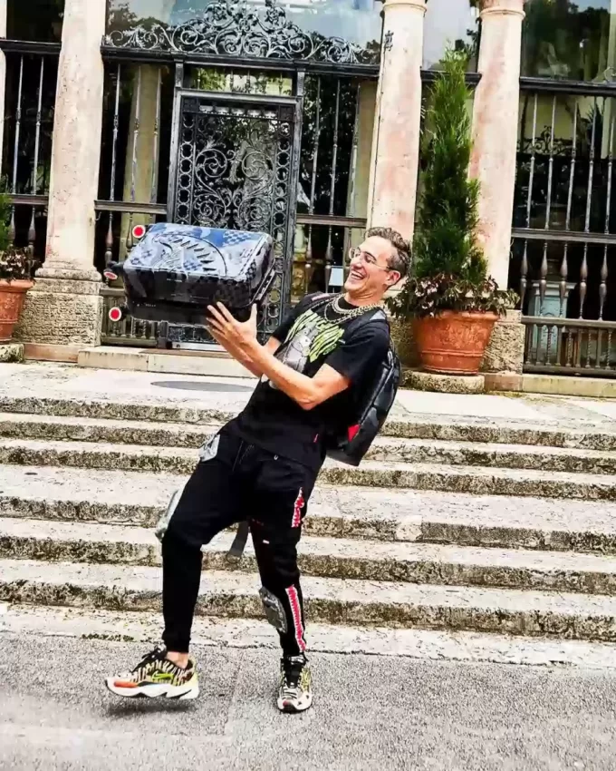 3AM NEVER SLEEP LUGGAGE SET 3AM NEVER SLEEP LUGGAGE SET