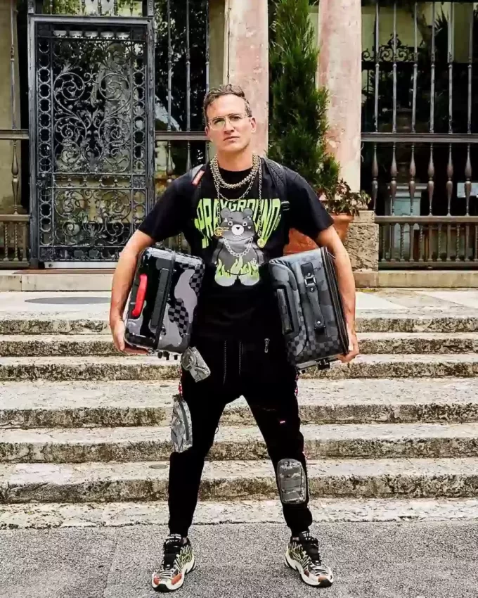 3AM NEVER SLEEP SHARKITECTURE HARDSHELL CARRY-ON LUGGAGE 3AM NEVER SLEEP SHARKITECTURE HARDSHELL CARRY-ON LUGGAGE