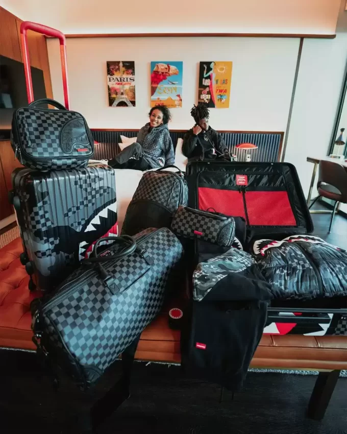 3AM SHARKNAUTICS 22” CARRY-ON LUGGAGE 3AM SHARKNAUTICS 22” CARRY-ON LUGGAGE