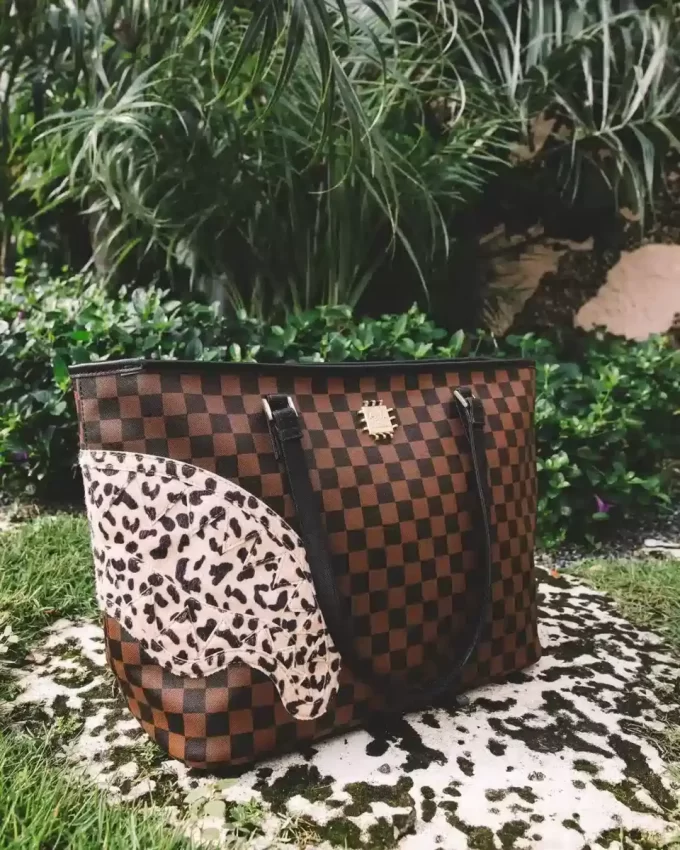 A.i.3 THE LEGACY TOTE A.i.3 THE LEGACY TOTE