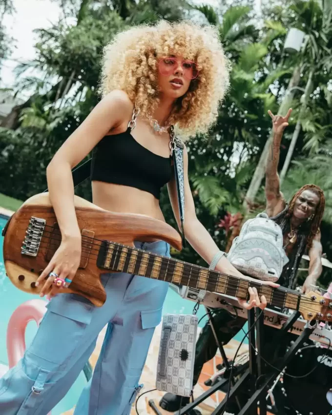 A.I.8 AFRICAN INTELLIGENCE BOOKED & BUSY CROSSOVER CLUTCH A.I.8 AFRICAN INTELLIGENCE BOOKED & BUSY CROSSOVER CLUTCH