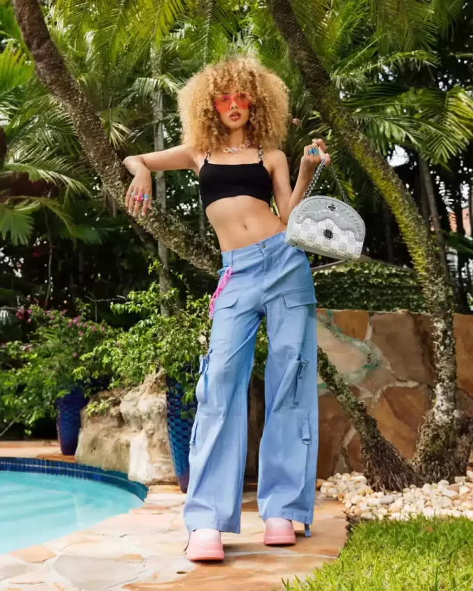 A.I.8 AFRICAN INTELLIGENCE BOOKED & BUSY SHARK HANDBAG A.I.8 AFRICAN INTELLIGENCE BOOKED & BUSY SHARK HANDBAG