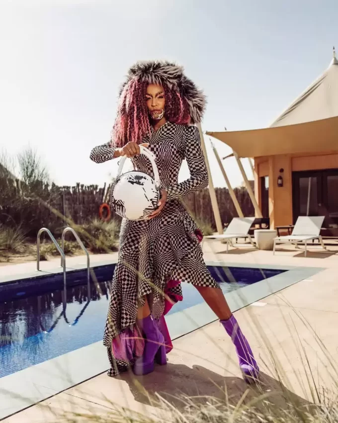 A.I.8 AFRICAN INTELLIGENCE – ORIGIN STORY GLOBE BAG A.I.8 AFRICAN INTELLIGENCE – ORIGIN STORY GLOBE BAG