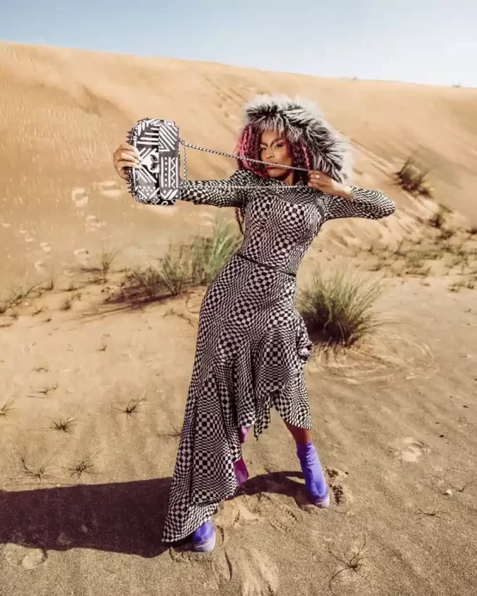 A.I.8 AFRICAN INTELLIGENCE – ORIGIN STORY SHARK HANDBAG A.I.8 AFRICAN INTELLIGENCE – ORIGIN STORY SHARK HANDBAG