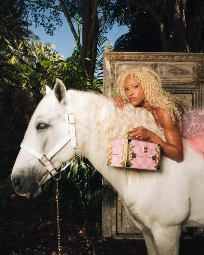 A.I. AFRICAN INTELLIGENCE MESSAGE FROM THE FUTURE JEWELRY BOX – SANDFLOWER COLLAB A.I. AFRICAN INTELLIGENCE MESSAGE FROM THE FUTURE JEWELRY BOX – SANDFLOWER COLLAB