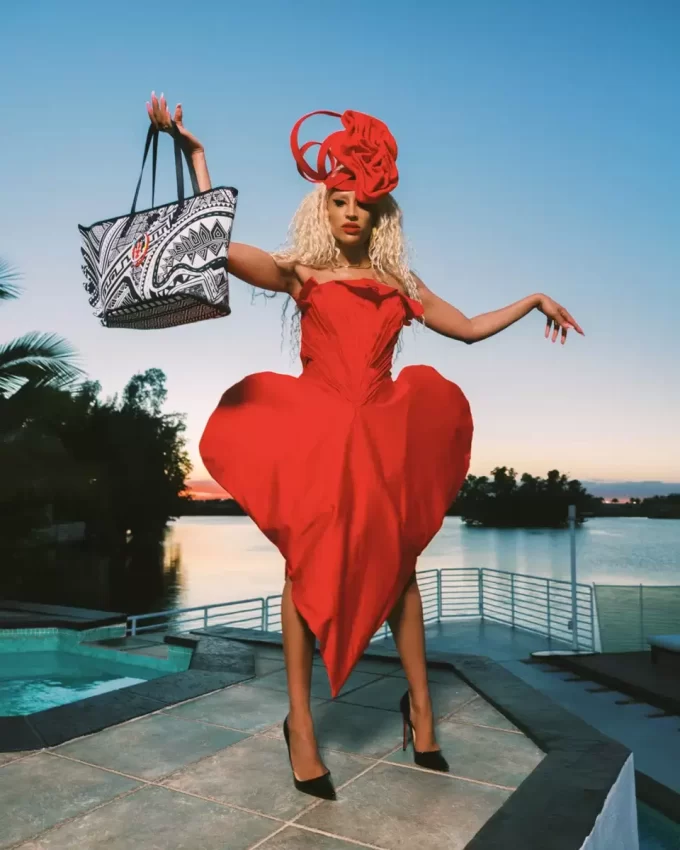 A.I. AFRICAN INTELLIGENCE THE SKYHAWK WING TOTE – SANDFLOWER COLLAB A.I. AFRICAN INTELLIGENCE THE SKYHAWK WING TOTE – SANDFLOWER COLLAB