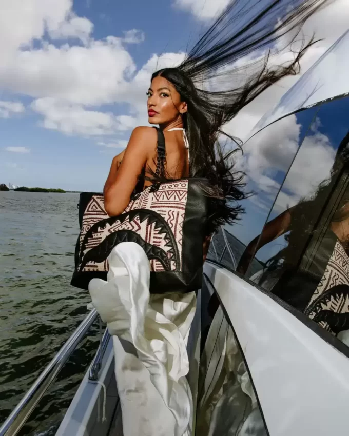 A.I. PALM MIRAGE SHARK LUXE BEACH TOTE A.I. PALM MIRAGE SHARK LUXE BEACH TOTE