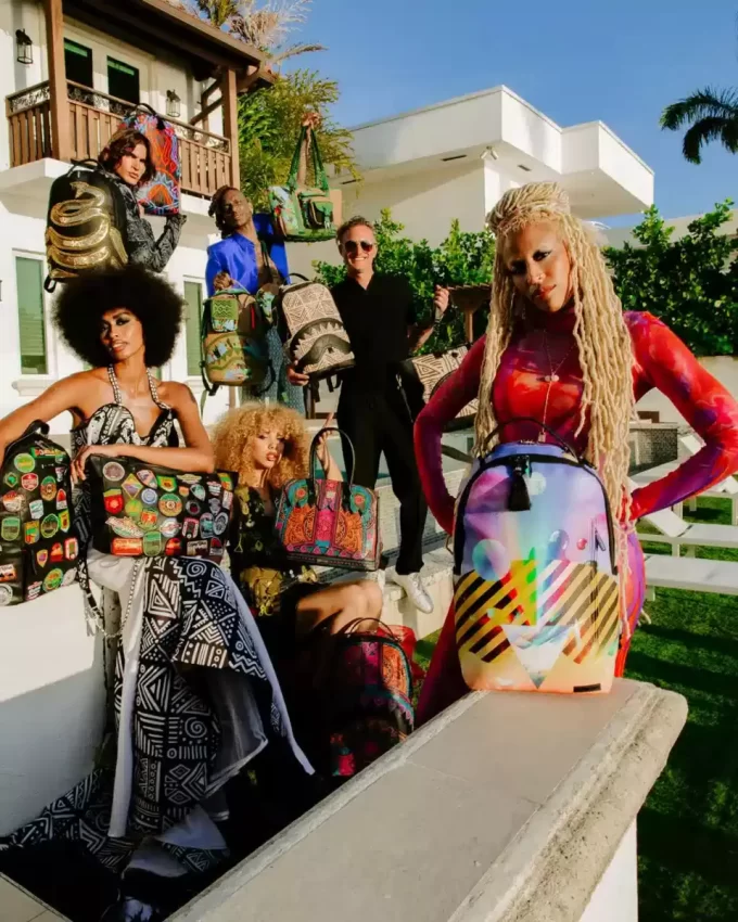 A.I. THE 54 (PATCHES OF AFRICA) CARGO TOTE A.I. THE 54 (PATCHES OF AFRICA) CARGO TOTE