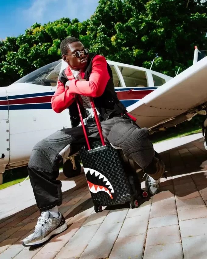 ATOMIC VAPOR SHARKNAUTICS HARDSHELL CARRY-ON LUGGAGE ATOMIC VAPOR SHARKNAUTICS HARDSHELL CARRY-ON LUGGAGE