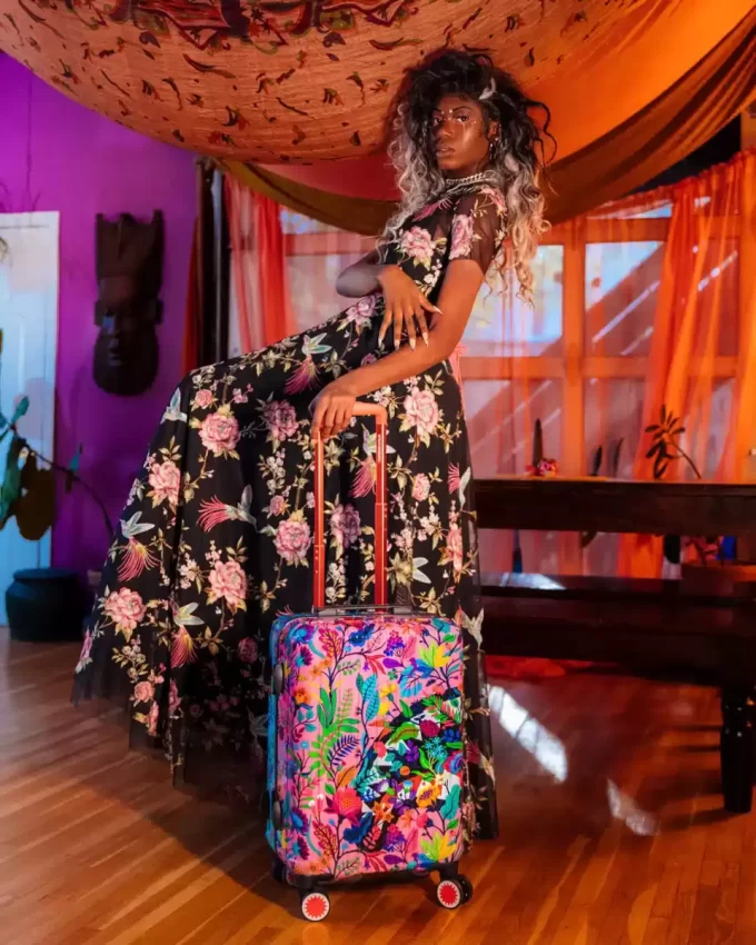 AVANT GARDEN SHARKNAUTICS HARDSHELL CARRY-ON LUGGAGE AVANT GARDEN SHARKNAUTICS HARDSHELL CARRY-ON LUGGAGE