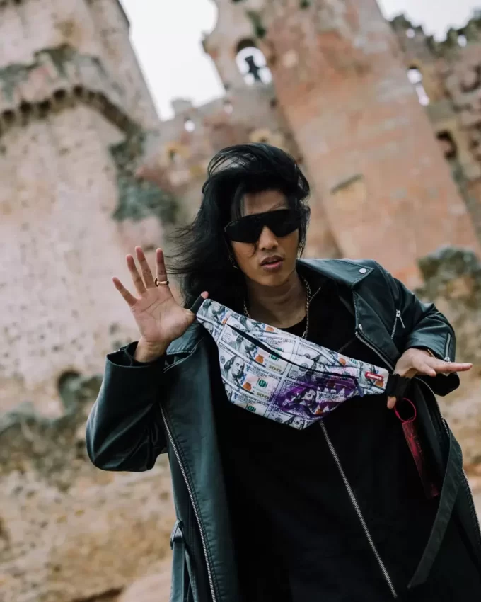 BILLIONS IN THE BANK SAVVY CROSSBODY BILLIONS IN THE BANK SAVVY CROSSBODY