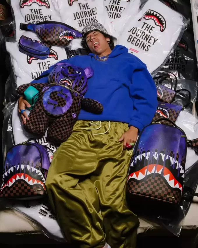 CHAMPION OF THE GALAXY CROSSOVER CLUTCH