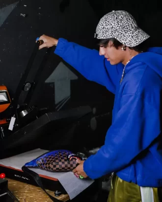 CHAMPION OF THE GALAXY SAVVY CROSSBODY CHAMPION OF THE GALAXY SAVVY CROSSBODY