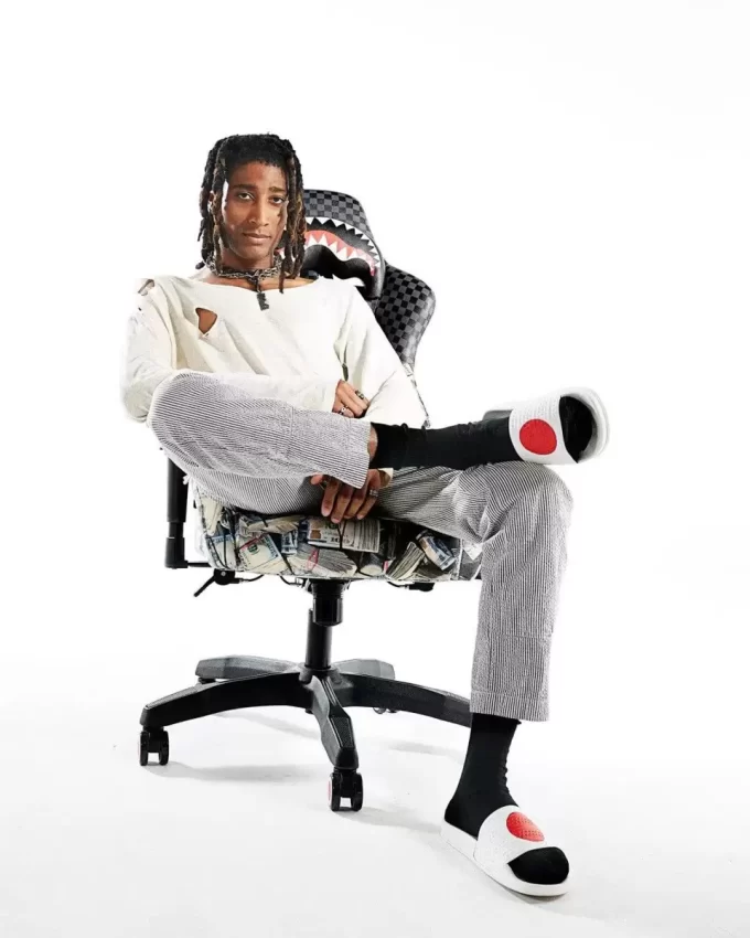 CHECK MONEY GAMING CHAIR – SUPER RARE CHECK MONEY GAMING CHAIR – SUPER RARE