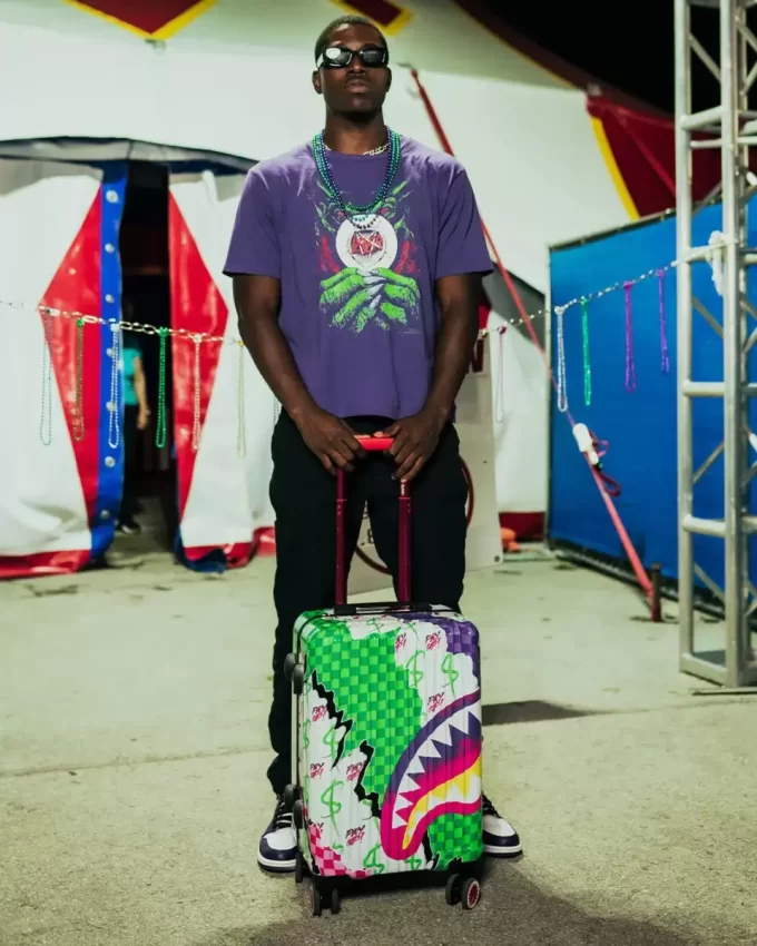 DREAMY TECHNICOLOR SHARKNAUTICS HARDSHELL CARRY-ON LUGGAGE DREAMY TECHNICOLOR SHARKNAUTICS HARDSHELL CARRY-ON LUGGAGE