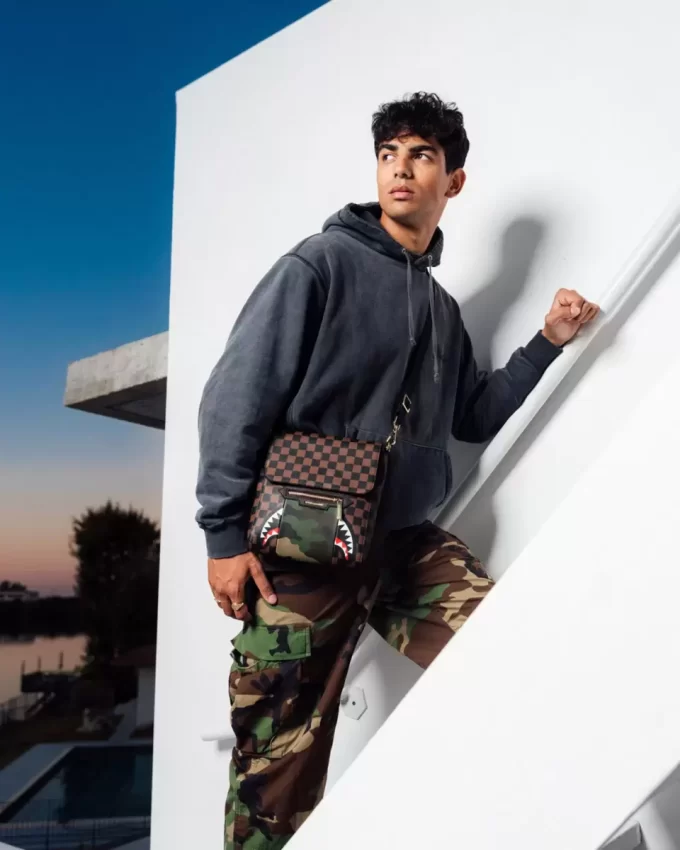 EXTERIOR GOLD ZIP POCKET SHARKS IN PARIS MESSENGER SLING BAG EXTERIOR GOLD ZIP POCKET SHARKS IN PARIS MESSENGER SLING BAG