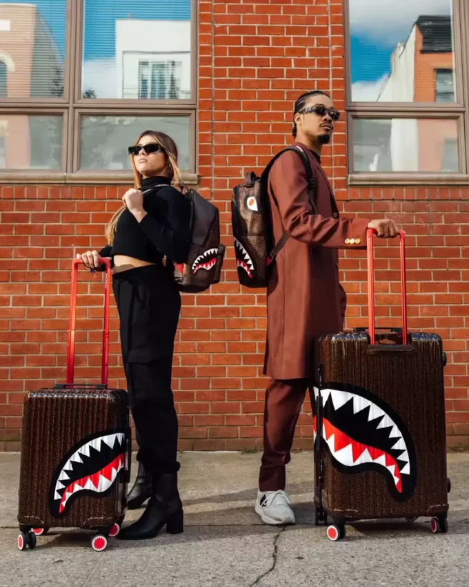 FRENZY SHARKS SHARKNAUTICS HARDSHELL CARRY-ON LUGGAGE FRENZY SHARKS SHARKNAUTICS HARDSHELL CARRY-ON LUGGAGE