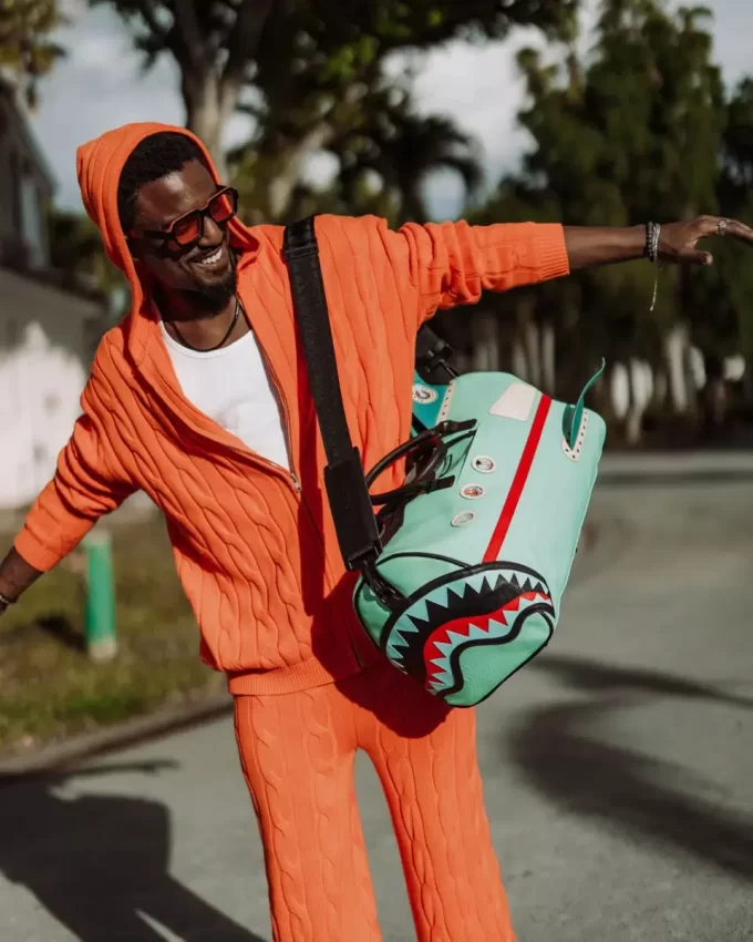 FUTURAMA PLANET EXPRESS PACK DUFFLE FUTURAMA PLANET EXPRESS PACK DUFFLE