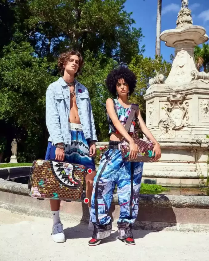 GARDEN OF SHARKS SHARKNAUTICS HARDSHELL CARRY-ON LUGGAGE GARDEN OF SHARKS SHARKNAUTICS HARDSHELL CARRY-ON LUGGAGE