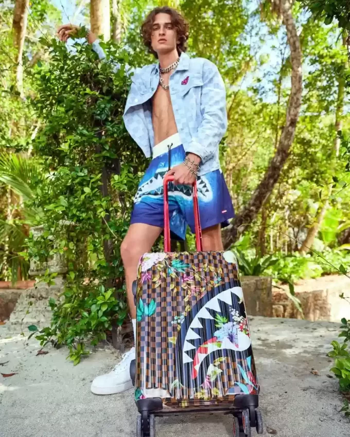 GARDEN OF SHARKS SHARKNAUTICS HARDSHELL CARRY-ON LUGGAGE GARDEN OF SHARKS SHARKNAUTICS HARDSHELL CARRY-ON LUGGAGE