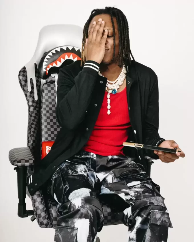 GHOST DRIP SHARK CHAIR GHOST DRIP SHARK CHAIR