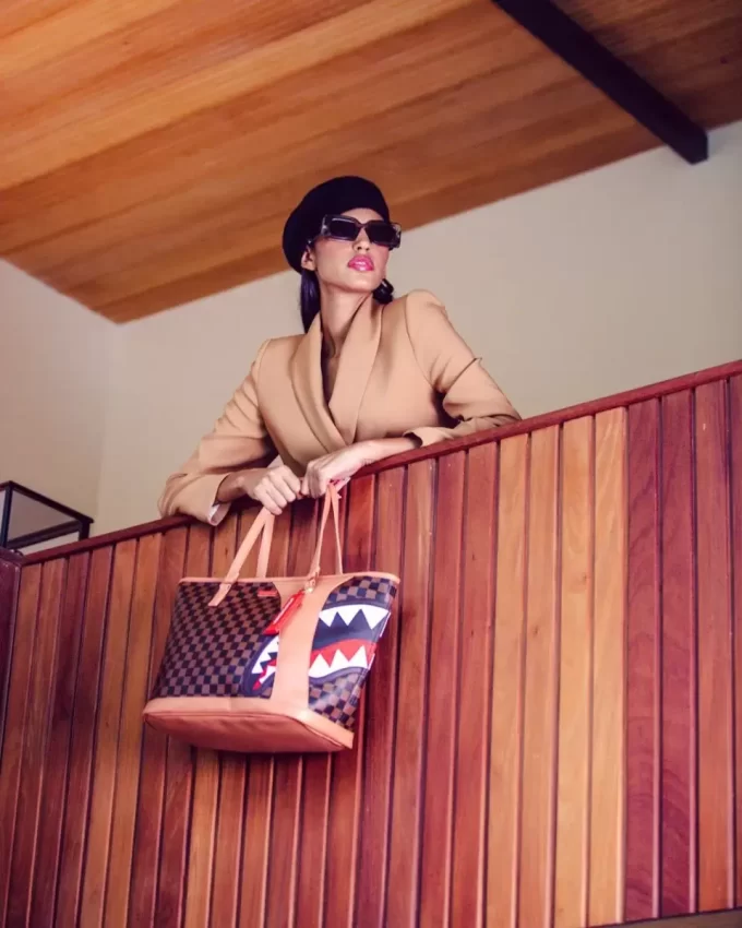 HENNY AIR TO THE THRONE TOTE HENNY AIR TO THE THRONE TOTE