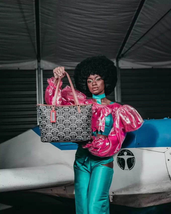 ILLUCHAINS TOTE ILLUCHAINS TOTE