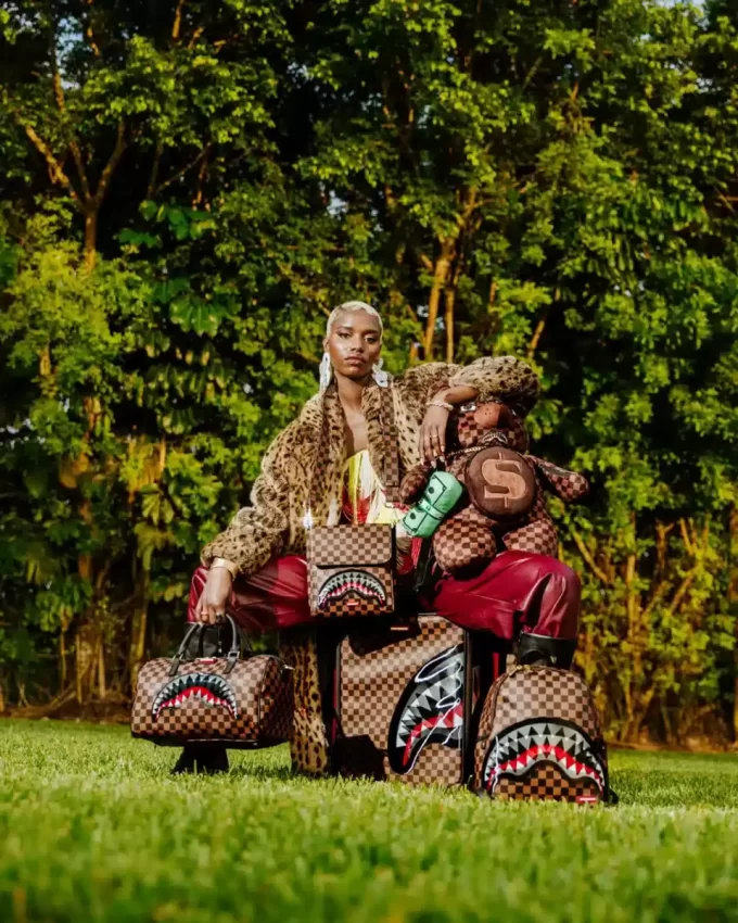 LENTICULAR EFFECTS MESSENGER SLING LENTICULAR EFFECTS MESSENGER SLING