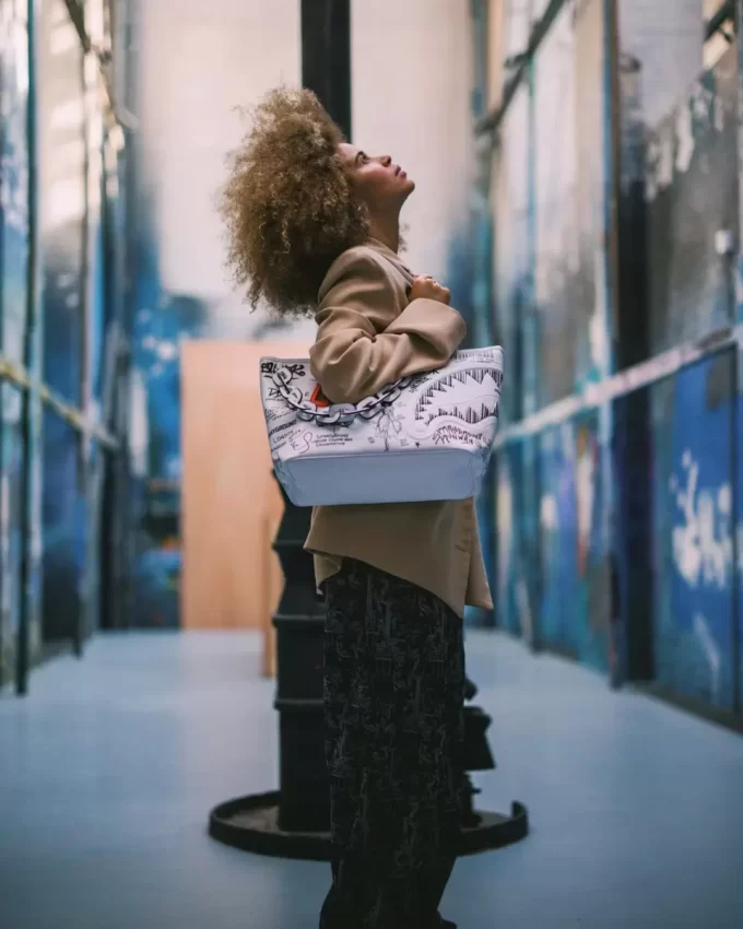 LONDON FASHION WEEK DESIGNER DREAMS TOTE LONDON FASHION WEEK DESIGNER DREAMS TOTE