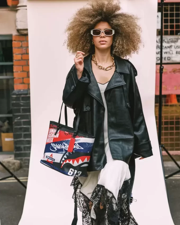 LONDON FASHION WEEK THE STRAND TOTE LONDON FASHION WEEK THE STRAND TOTE