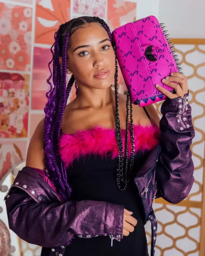 $NAPDRAGON GOLD CHAIN SHARK HANDBAG $NAPDRAGON GOLD CHAIN SHARK HANDBAG