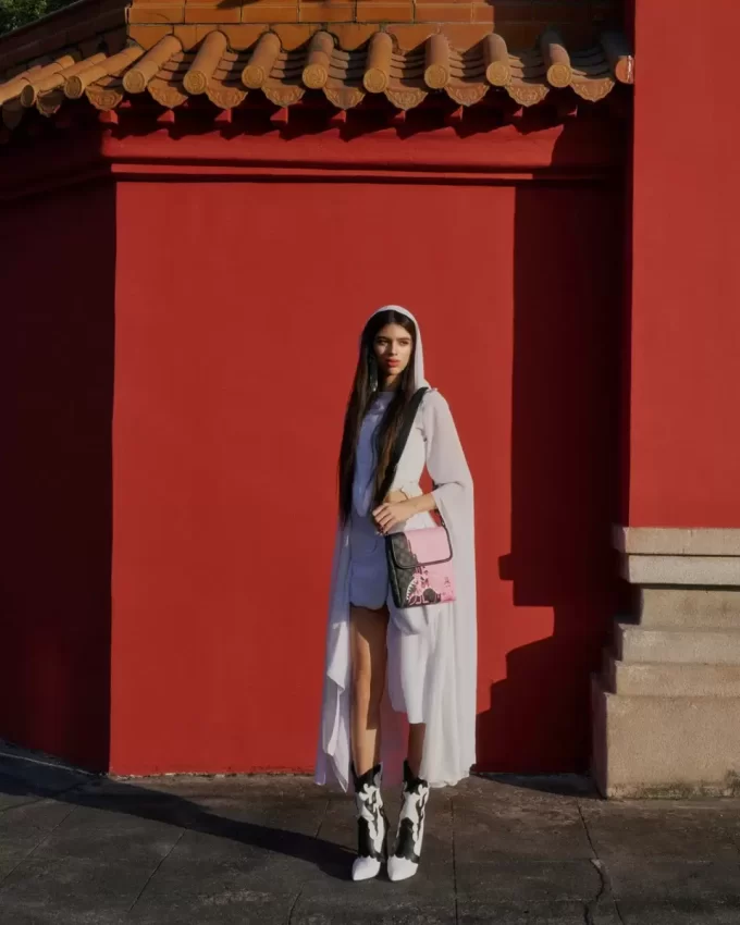 PINK PANTHER PINK PAINTER MESSENGER SLING BAG PINK PANTHER PINK PAINTER MESSENGER SLING BAG