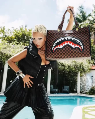 SAWTOOTH SHARKS IN PARIS TORTUGA TOTE