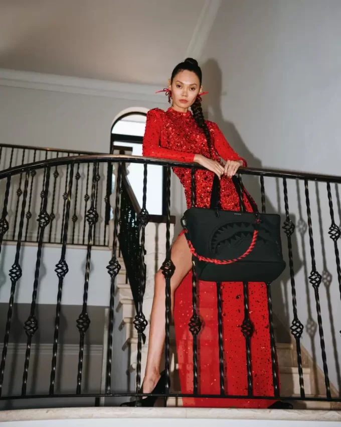 SHARK CENTRAL KYUSHU MOUNTAIN TOTE SHARK CENTRAL KYUSHU MOUNTAIN TOTE