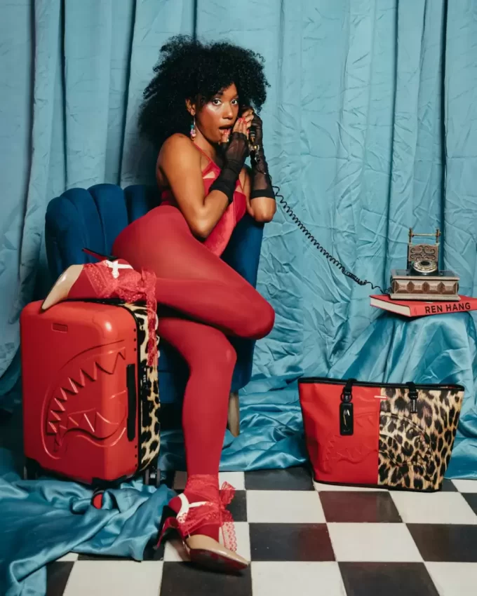 SHARK MILES PER HOUR SHARKITECTURE CARRY-ON LUGGAGE SHARK MILES PER HOUR SHARKITECTURE CARRY-ON LUGGAGE