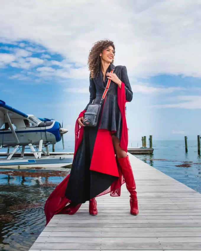 SHARKFINITY STEALTH PILOT MESSENGER SLING BAG SHARKFINITY STEALTH PILOT MESSENGER SLING BAG