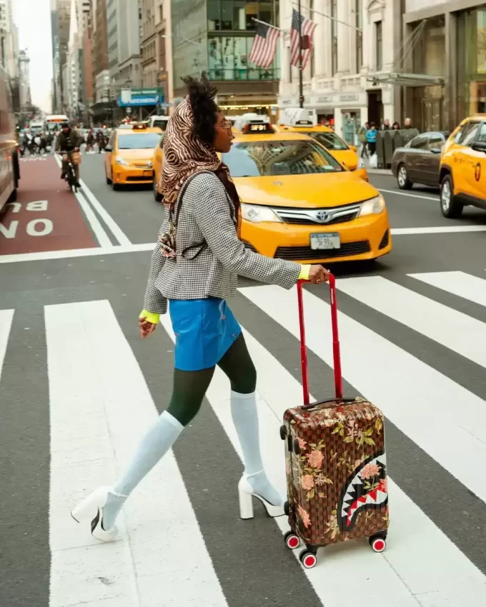 SHARKFLOWER 21.5” CARRY-ON SHARKNAUTICS LUGGAGE SHARKFLOWER 21.5” CARRY-ON SHARKNAUTICS LUGGAGE