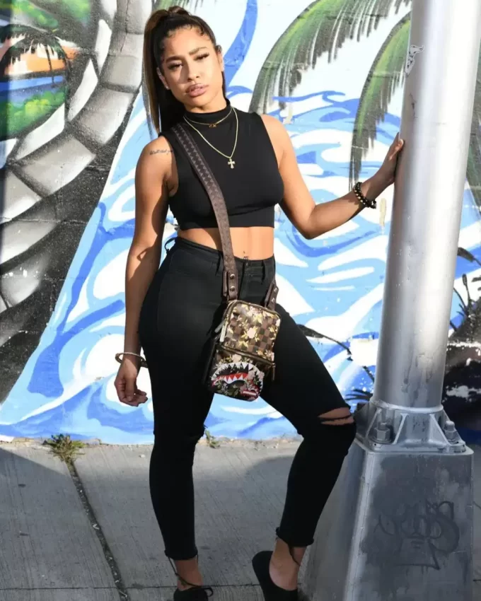 SHARKFLOWER CROSSBODY SLING SHARKFLOWER CROSSBODY SLING