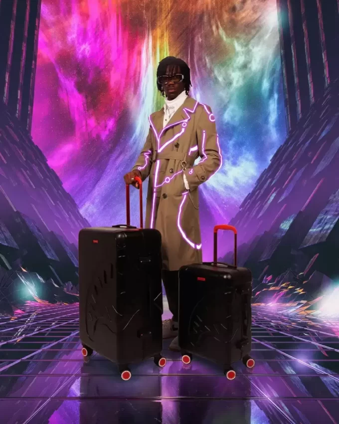 SHARKITECTURE MOLDED 2 PC LUGGAGE SET SHARKITECTURE MOLDED 2 PC LUGGAGE SET