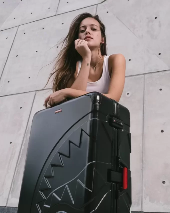 SHARKITECTURE MOLDED 2 PC LUGGAGE SET SHARKITECTURE MOLDED 2 PC LUGGAGE SET