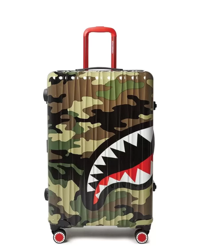 SHARKNAUTICS (CAMO) 29.5” FULL-SIZE LUGGAGE SHARKNAUTICS (CAMO) 29.5” FULL-SIZE LUGGAGE