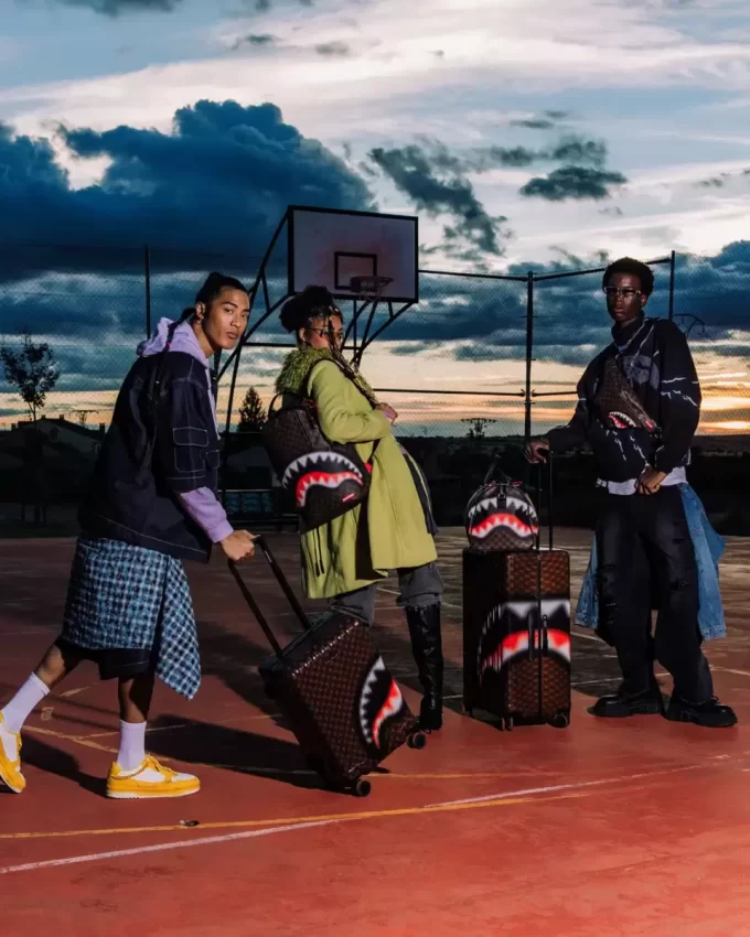 SHARKS IN PARIS BLUR EFFECT CARRY-ON LUGGAGE SHARKS IN PARIS BLUR EFFECT CARRY-ON LUGGAGE