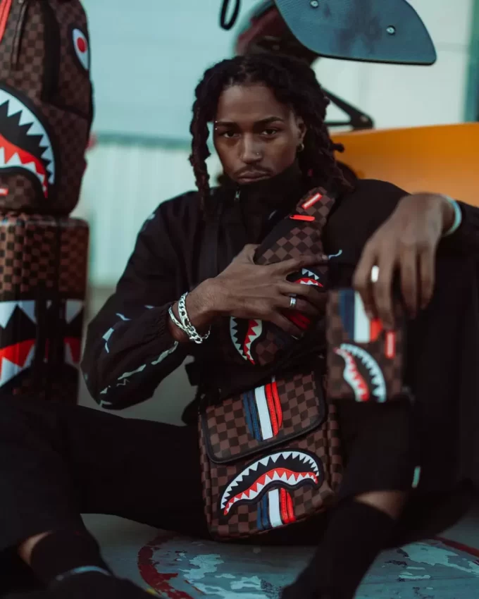 SHARKS IN PARIS GT MESSENGER SLING BAG SHARKS IN PARIS GT MESSENGER SLING BAG