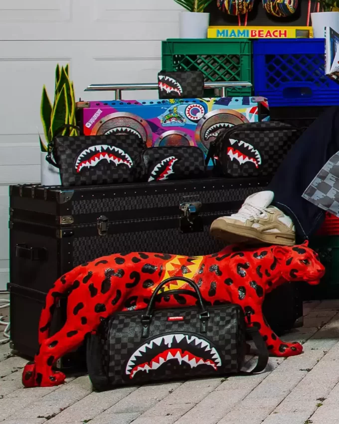 SHARKS IN PARIS THUNDERDRIP TOILETRY BRICK SHARKS IN PARIS THUNDERDRIP TOILETRY BRICK