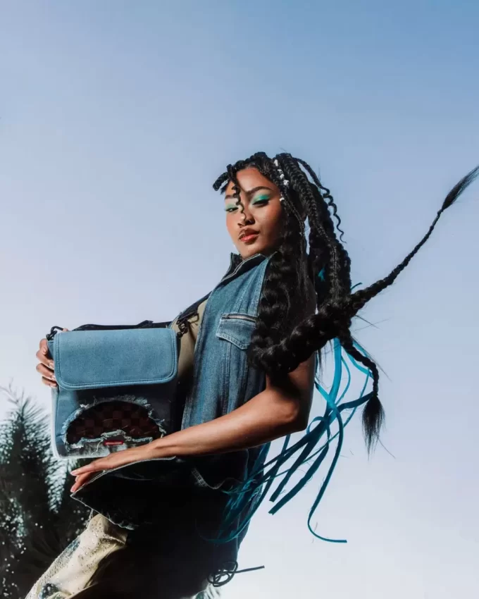 SHORES OF ITALY MESSENGER SLING SHORES OF ITALY MESSENGER SLING