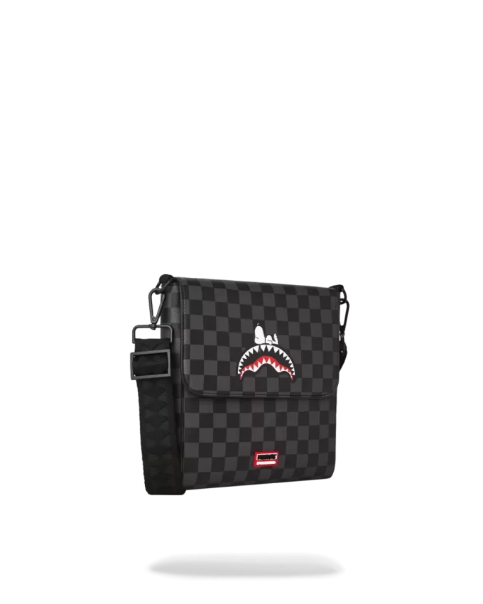 SNOOPY DAY OFF MESSENGER SLING BAG SNOOPY DAY OFF MESSENGER SLING BAG