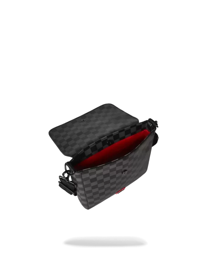 SNOOPY DAY OFF MESSENGER SLING BAG SNOOPY DAY OFF MESSENGER SLING BAG