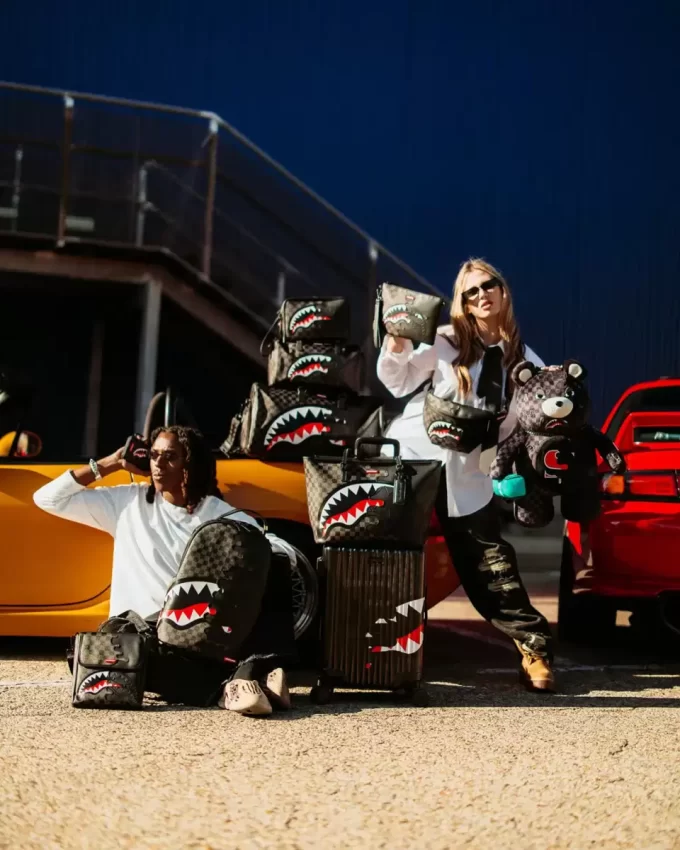 SPEED SHARK SIDE SWIPE TOILETRY BAG SPEED SHARK SIDE SWIPE TOILETRY BAG