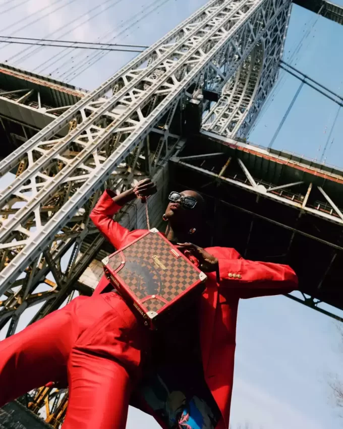 TAKEOVER THE THRONE ATTACHÉ HANDCUFF BRIEFCASE TAKEOVER THE THRONE ATTACHÉ HANDCUFF BRIEFCASE