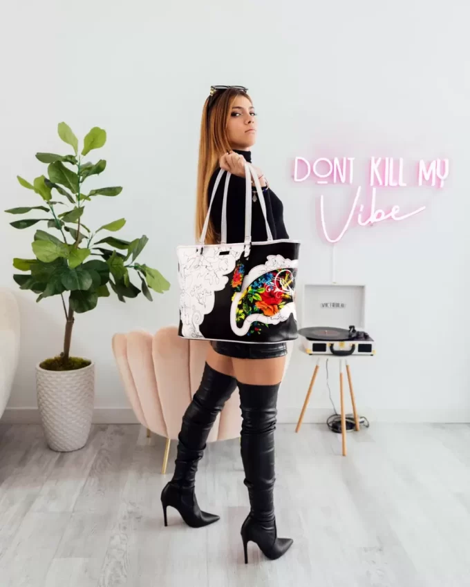 THE FLORAL CUT TOTE THE FLORAL CUT TOTE